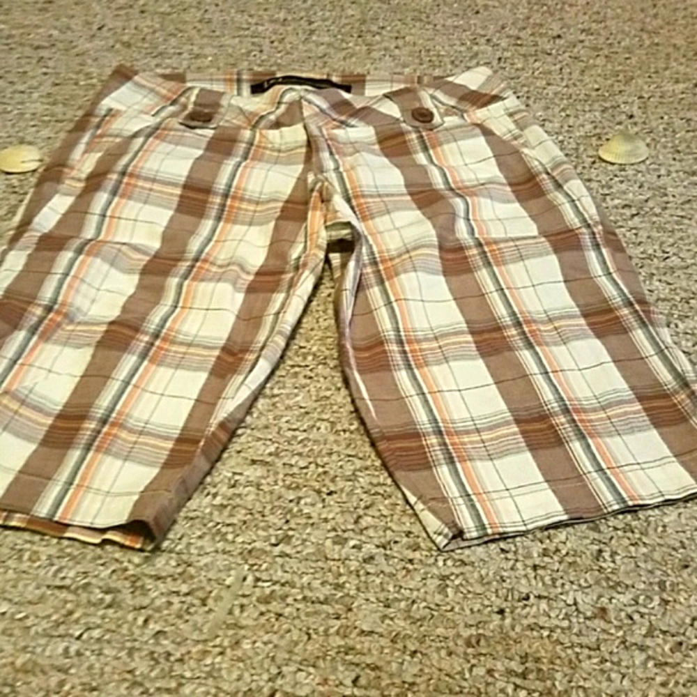 Nwot Lei plaid Bermuda shorts